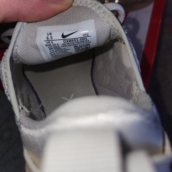 Womens Nike Airmax 270 cream off white - Picture 6 of 7